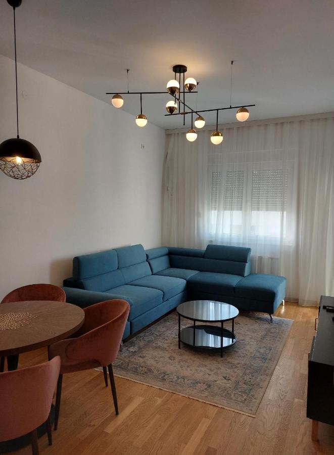 Kej Danube Lux Free Garage Lejlighed Novi Sad Eksteriør billede