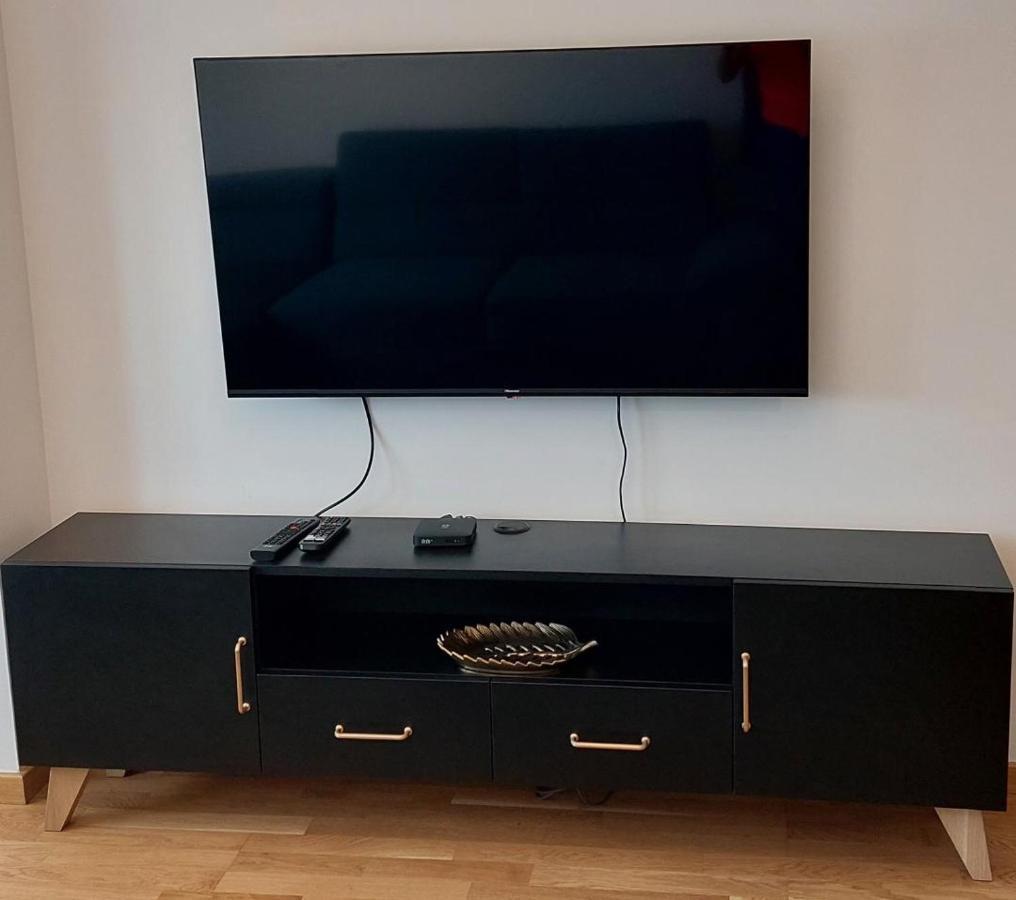 Kej Danube Lux Free Garage Lejlighed Novi Sad Eksteriør billede