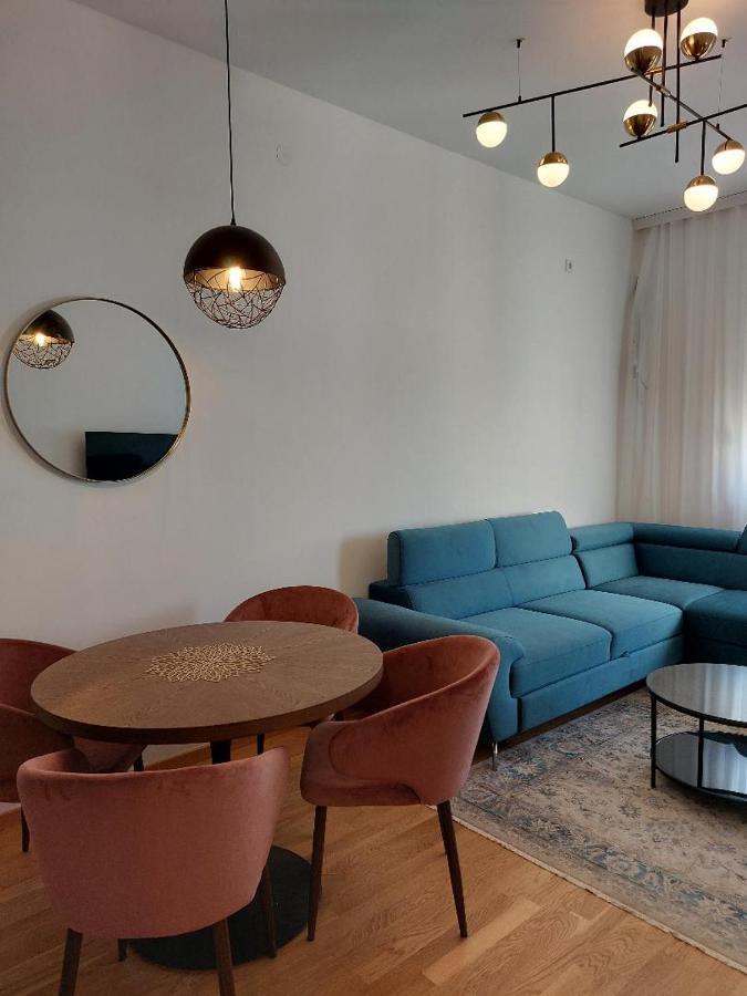 Kej Danube Lux Free Garage Lejlighed Novi Sad Eksteriør billede