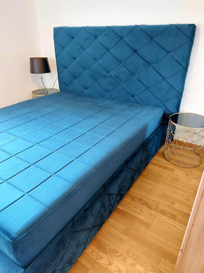 Kej Danube Lux Free Garage Lejlighed Novi Sad Eksteriør billede